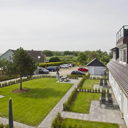 Moderne Mit Eigener Terrasse - Haus Inselwind Meerhafen *